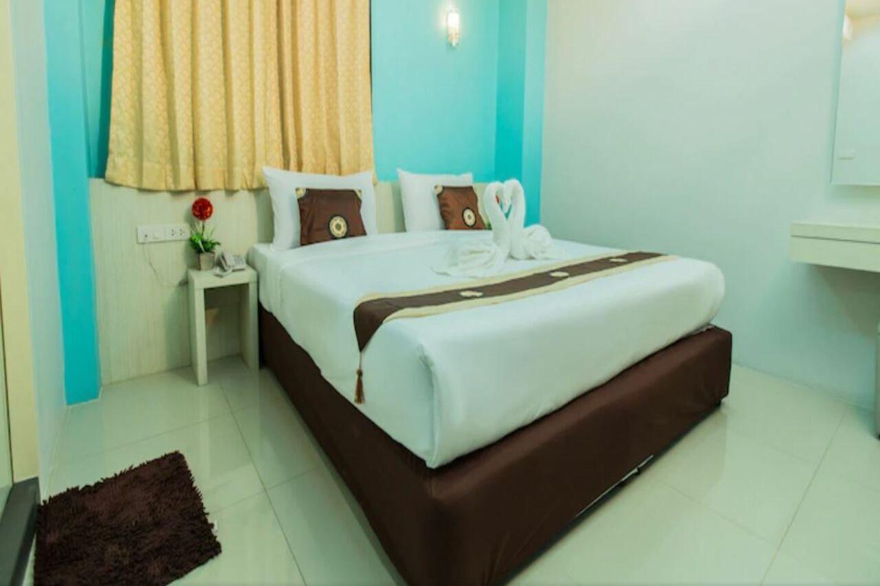 Le Touche Hotel Bangkok Esterno foto