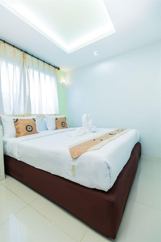 Le Touche Hotel Bangkok Esterno foto