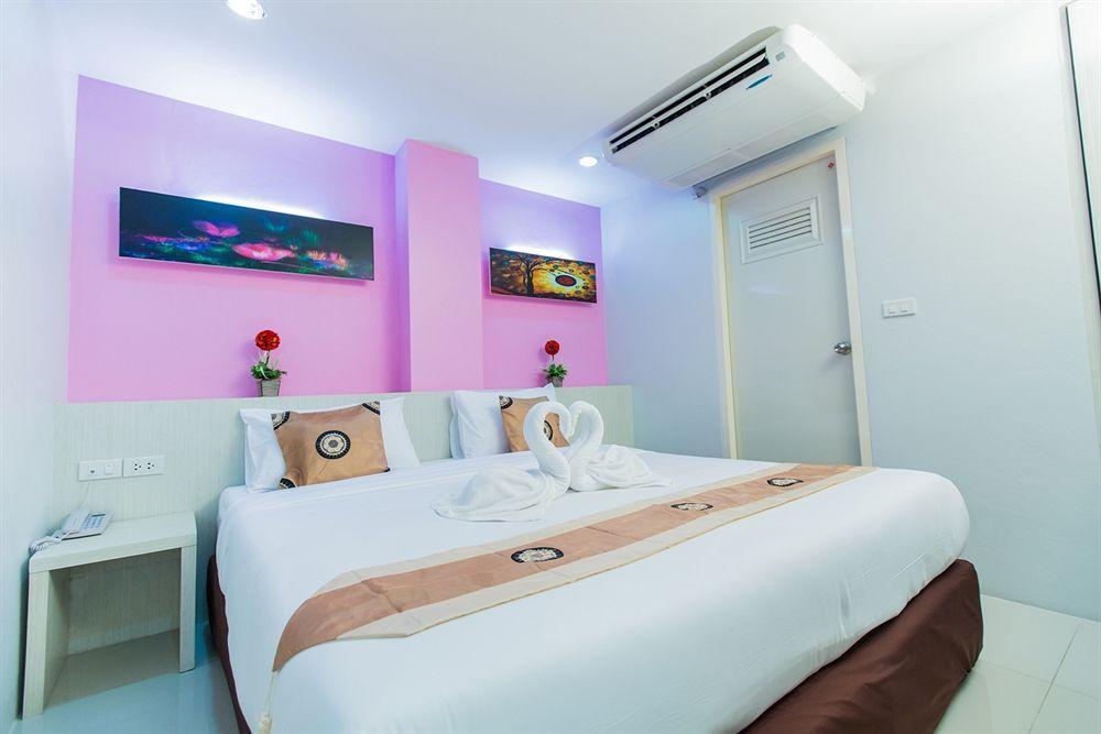 Le Touche Hotel Bangkok Esterno foto