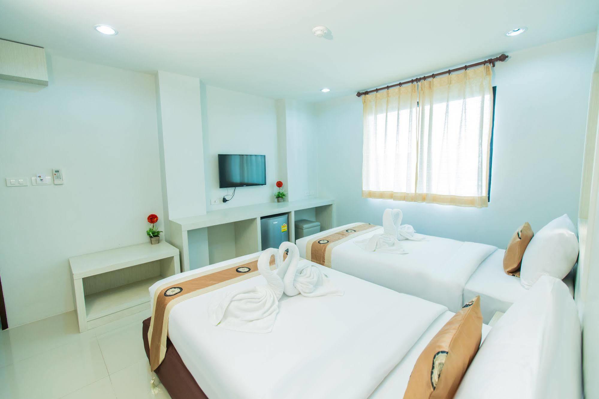 Le Touche Hotel Bangkok Esterno foto