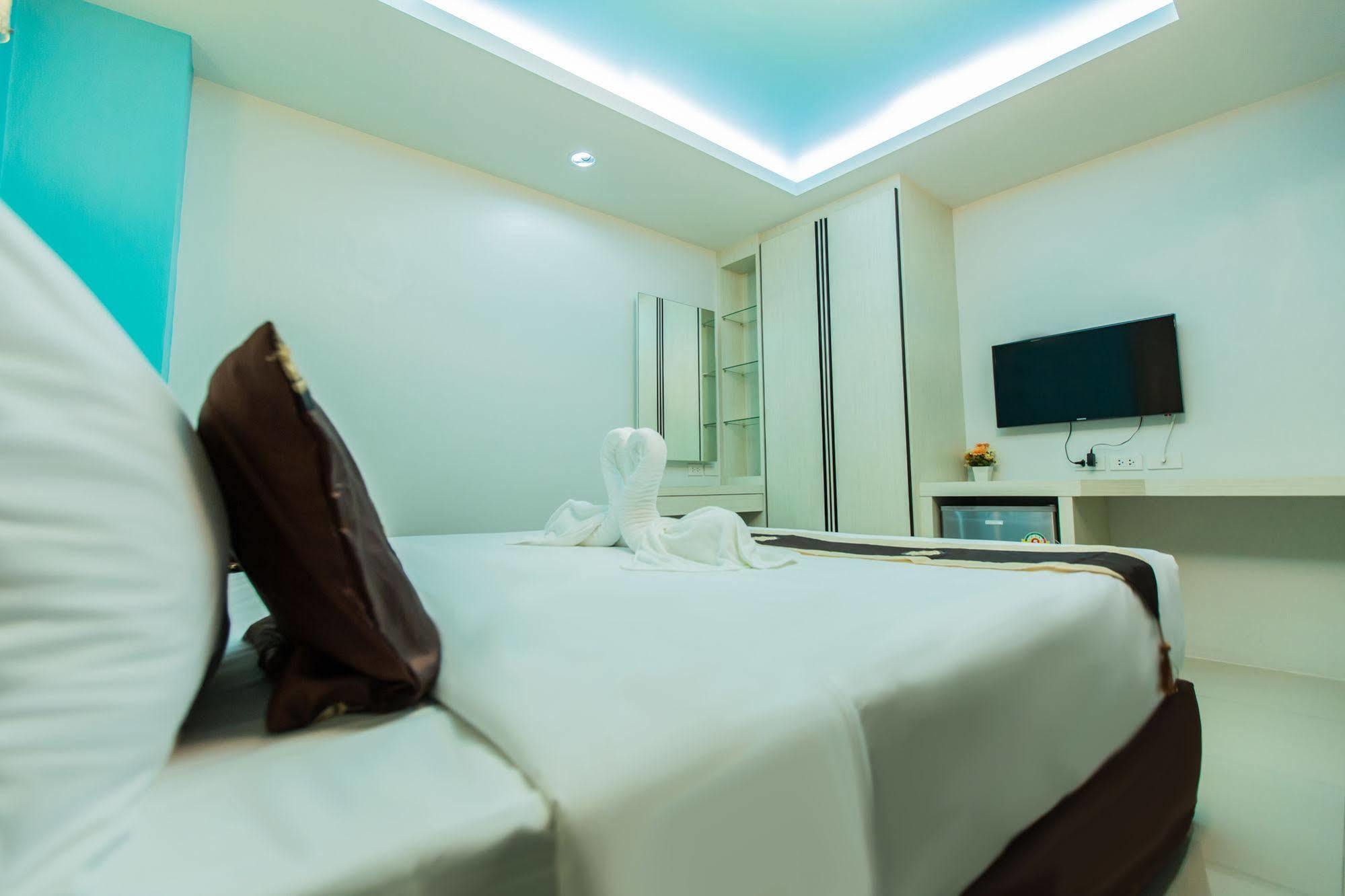 Le Touche Hotel Bangkok Esterno foto