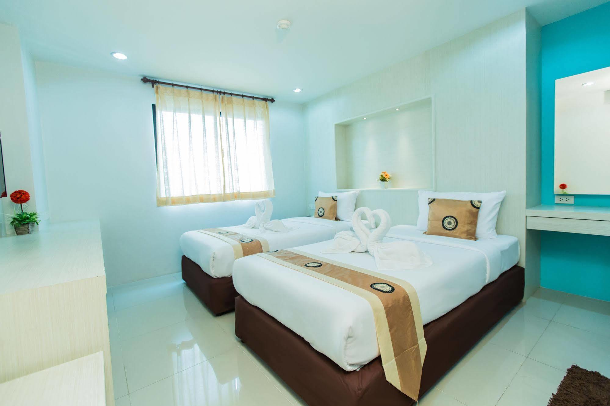Le Touche Hotel Bangkok Esterno foto
