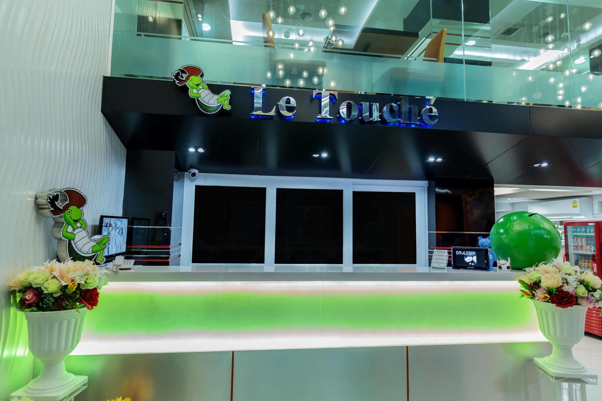 Le Touche Hotel Bangkok Esterno foto