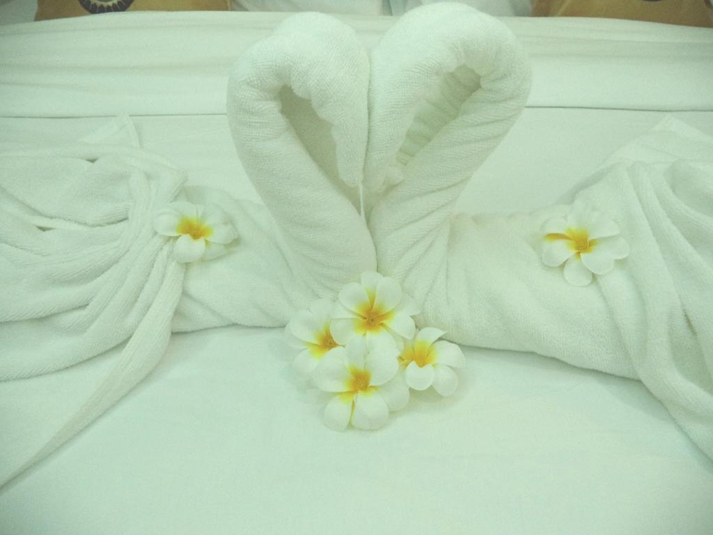Le Touche Hotel Bangkok Esterno foto