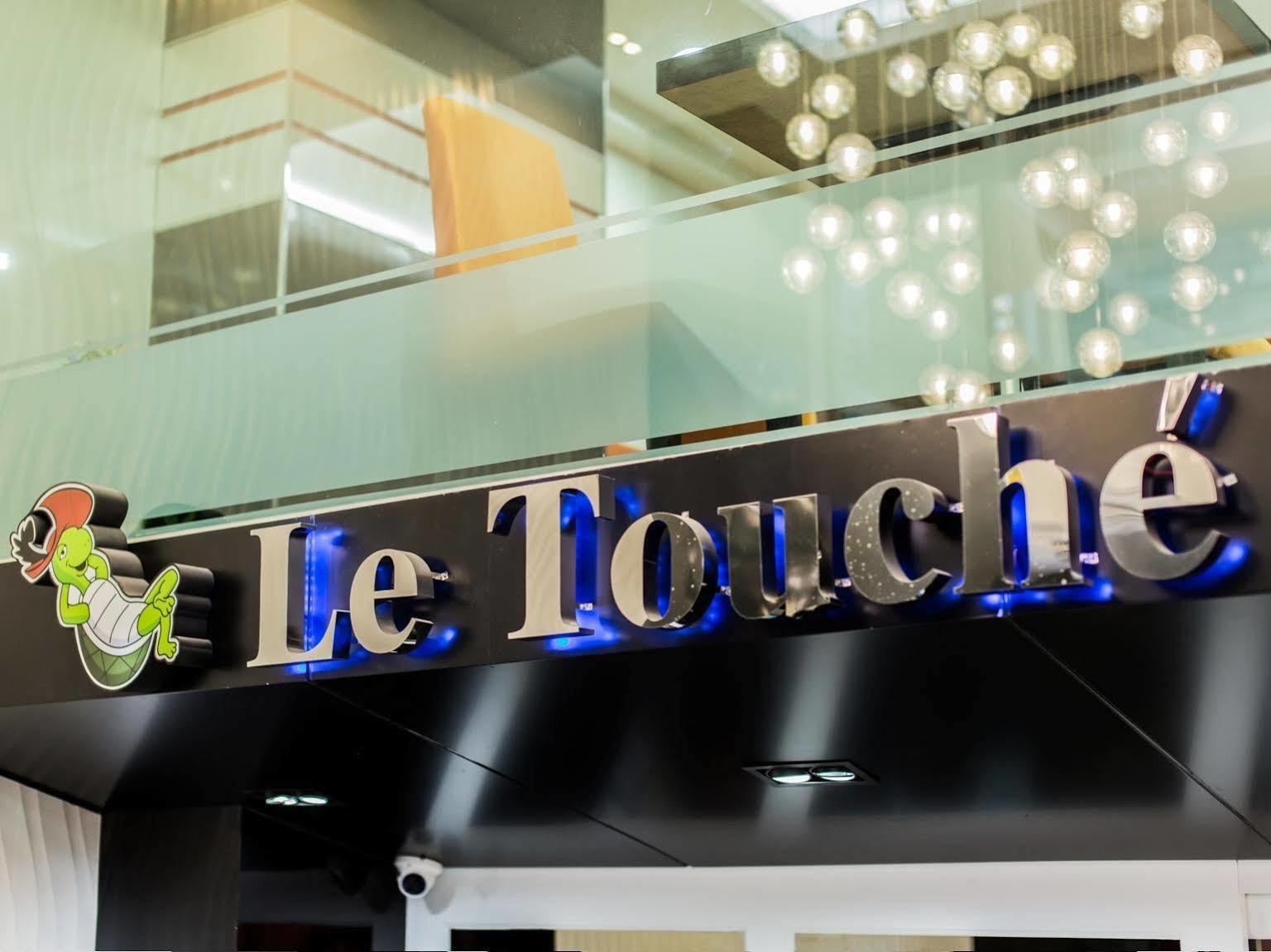 Le Touche Hotel Bangkok Esterno foto